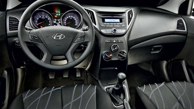 Volante e câmbio das versões mais simples... | <a href="https://preprod.quatrorodas.abril.com.br/carros/testes/hyundai-hb20-1-0-1-6-714843.shtml" rel="migration">Leia mais</a> Volante e câmbio das versões mais simples... | <a href="https://preprod.quatrorodas.abril.com.br/carros/testes/hyundai-hb20-1-0-1-6-714843.shtml" rel="migration">Leia mais</a>
