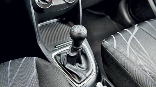 ...têm plástico com rebarbas | <a href="https://preprod.quatrorodas.abril.com.br/carros/testes/hyundai-hb20-1-0-1-6-714843.shtml" rel="migration">Leia mais</a> ...têm plástico com rebarbas | <a href="https://preprod.quatrorodas.abril.com.br/carros/testes/hyundai-hb20-1-0-1-6-714843.shtml" rel="migration">Leia mais</a>