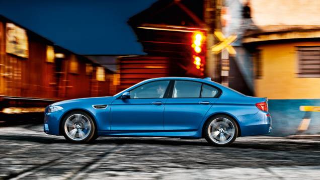 O M5 fez de 0 a 100 km/h em 4,2 segundos | <a href="https://preprod.quatrorodas.abril.com.br/carros/testes/bmw-m5-4-4-v8-714834.shtml" rel="migration">Leia mais</a> O M5 fez de 0 a 100 km/h em 4,2 segundos | <a href="https://preprod.quatrorodas.abril.com.br/carros/testes/bmw-m5-4-4-v8-714834.shtml" rel="migration">Leia mais</a>