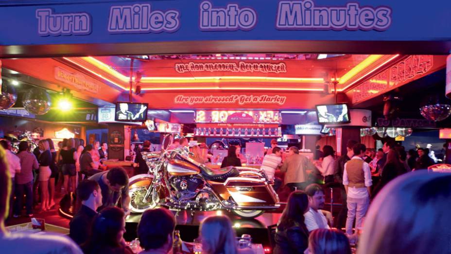 O Harley Motor Show tem mais de 30 motos | <a href="https://preprod.quatrorodas.abril.com.br/reportagens/geral/clima-garagem-724995.shtml" rel="migration">Leia mais</a>