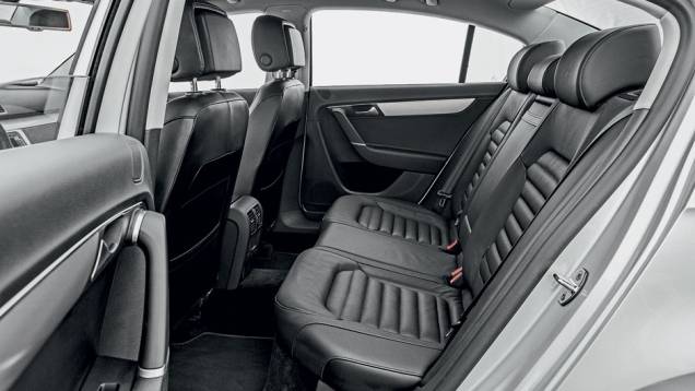 Ele oferece uma das cabines mais espaçosas | <a href="https://preprod.quatrorodas.abril.com.br/carros/comparativos/sedas-executivos-725990.shtml" rel="migration">Leia mais</a> Ele oferece uma das cabines mais espaçosas | <a href="https://preprod.quatrorodas.abril.com.br/carros/comparativos/sedas-executivos-725990.shtml" rel="migration">Leia mais</a>