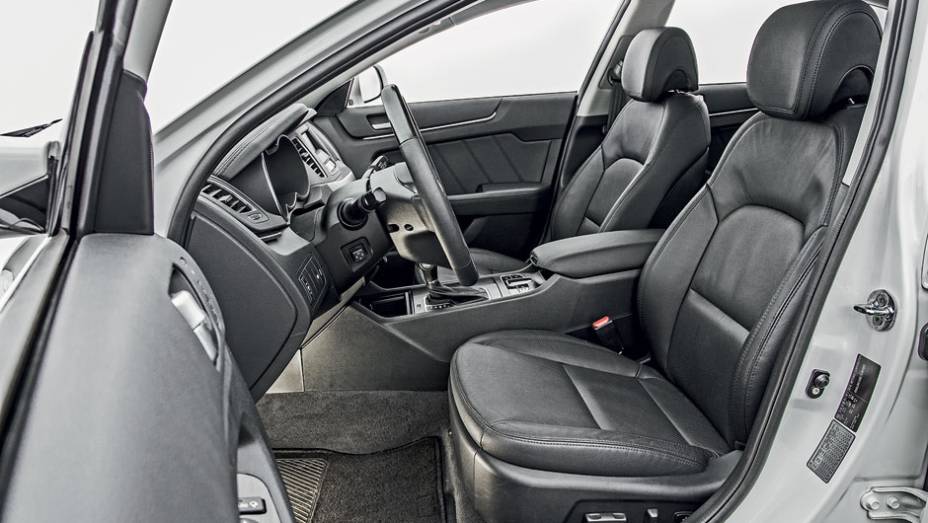 Ao compartilhar a base do Azera,... | <a href="https://preprod.quatrorodas.abril.com.br/carros/comparativos/sedas-executivos-725990.shtml" rel="migration">Leia mais</a> Ao compartilhar a base do Azera,... | <a href="https://preprod.quatrorodas.abril.com.br/carros/comparativos/sedas-executivos-725990.shtml" rel="migration">Leia mais</a>
