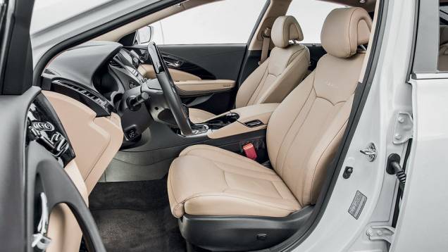 O Azera é o modelo que tem o maior espaço... | <a href="https://preprod.quatrorodas.abril.com.br/carros/comparativos/sedas-executivos-725990.shtml" rel="migration">Leia mais</a> O Azera é o modelo que tem o maior espaço... | <a href="https://preprod.quatrorodas.abril.com.br/carros/comparativos/sedas-executivos-725990.shtml" rel="migration">Leia mais</a>