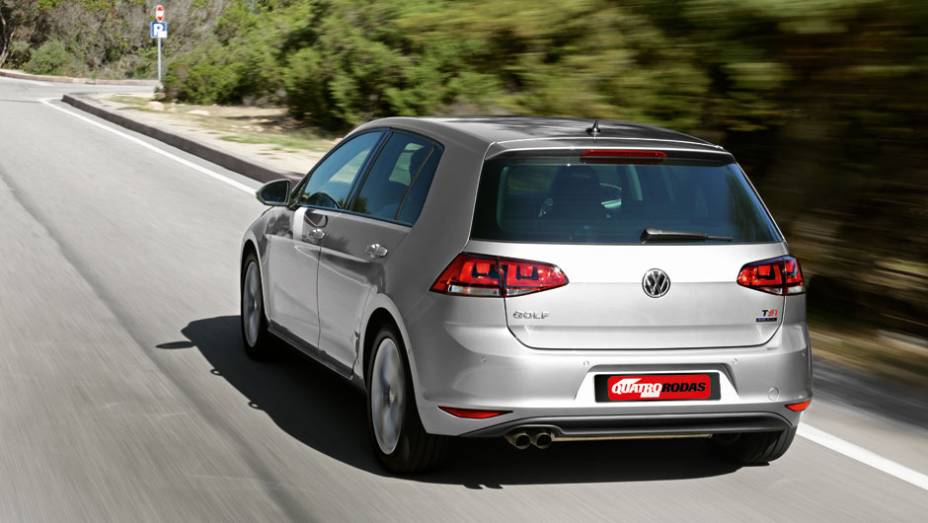 Maior mudança visual está nas lanternas | <a href="https://preprod.quatrorodas.abril.com.br/carros/lancamentos/volkswagen-golf-vii-749855.shtml" rel="migration">Saiba mais sobre o novo Golf no Brasil</a> | <a href="https://preprod.quatrorodas.abril.com.br/carros/impressoes/volksw" rel="migration"></a>