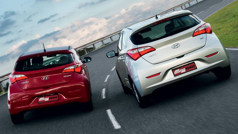 Detalhe: versão 1.6 exibe a identificação na tampa traseira | <a href="https://preprod.quatrorodas.abril.com.br/carros/comparativos/hyundai-hb20-1-0-x-1-6-725959.shtml" rel="migration">Leia mais</a>