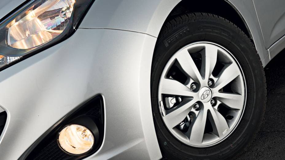 Comfort Style, aro 14 | <a href="https://preprod.quatrorodas.abril.com.br/carros/comparativos/hyundai-hb20-1-0-x-1-6-725959.shtml" rel="migration">Leia mais</a>