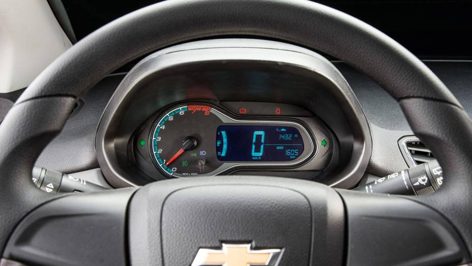 Quadro de instrumentos digital tem desenho exclusivo, mas eletrônica compartilhada | <a href="https://preprod.quatrorodas.abril.com.br/carros/testes/chevrolet-onix-725300.shtml" rel="migration">Leia mais</a> Quadro de instrumentos digital tem desenho exclusivo, mas eletrônica compartilhada | <a href="https://preprod.quatrorodas.abril.com.br/carros/testes/chevrolet-onix-725300.shtml" rel="migration">Leia mais</a>