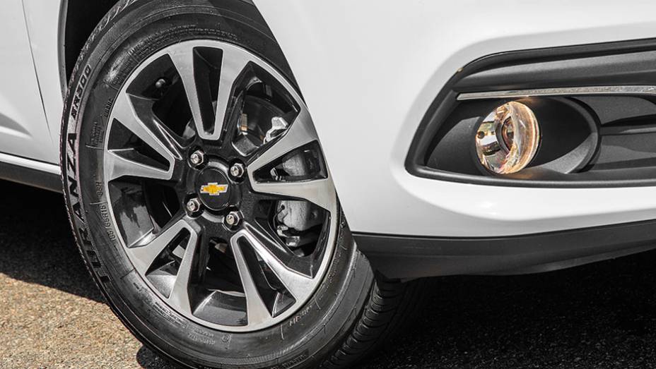 Cor laranja estará disponível só no lançamento. Versão LT terá motor 1.0 e 1.4... | <a href="https://preprod.quatrorodas.abril.com.br/carros/testes/chevrolet-onix-725300.shtml" rel="migration">Leia mais</a> Cor laranja estará disponível só no lançamento. Versão LT terá motor 1.0 e 1.4... | <a href="https://preprod.quatrorodas.abril.com.br/carros/testes/chevrolet-onix-725300.shtml" rel="migration">Leia mais</a>