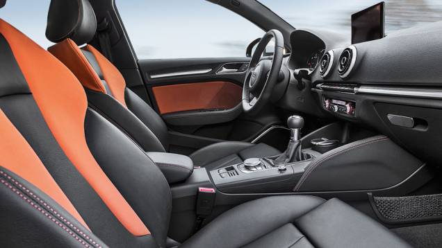 Espaço melhorou à frente... | <a href="https://preprod.quatrorodas.abril.com.br/carros/impressoes/audi-a3-sportback-729774.shtml" rel="migration">Leia mais</a> Espaço melhorou à frente... | <a href="https://preprod.quatrorodas.abril.com.br/carros/impressoes/audi-a3-sportback-729774.shtml" rel="migration">Leia mais</a>