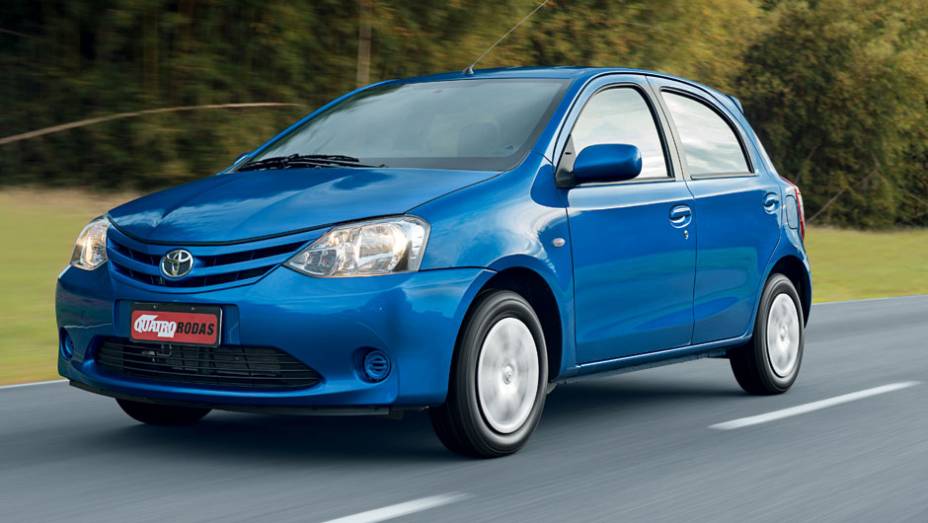 No Etios, pintura metálica não encarece o preço | <a href="https://preprod.quatrorodas.abril.com.br/carros/comparativos/hatches-compactos-729449.shtml" rel="migration">Leia mais</a>