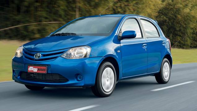 No Etios, pintura metálica não encarece o preço | <a href="https://preprod.quatrorodas.abril.com.br/carros/comparativos/hatches-compactos-729449.shtml" rel="migration">Leia mais</a> No Etios, pintura metálica não encarece o preço | <a href="https://preprod.quatrorodas.abril.com.br/carros/comparativos/hatches-compactos-729449.shtml" rel="migration">Leia mais</a>