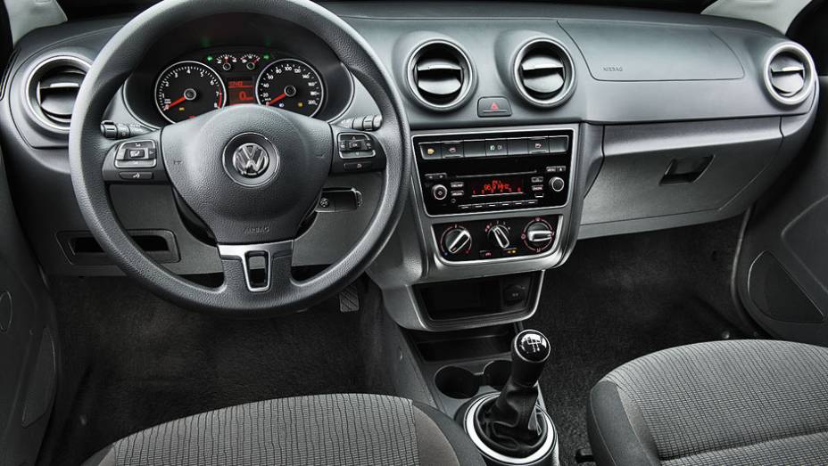 Arquitetura eletrônica permite instalação de novos equipamentos | <a href="https://preprod.quatrorodas.abril.com.br/carros/comparativos/hatches-compactos-729449.shtml" rel="migration">Leia mais</a> Arquitetura eletrônica permite instalação de novos equipamentos | <a href="https://preprod.quatrorodas.abril.com.br/carros/comparativos/hatches-compactos-729449.shtml" rel="migration">Leia mais</a>