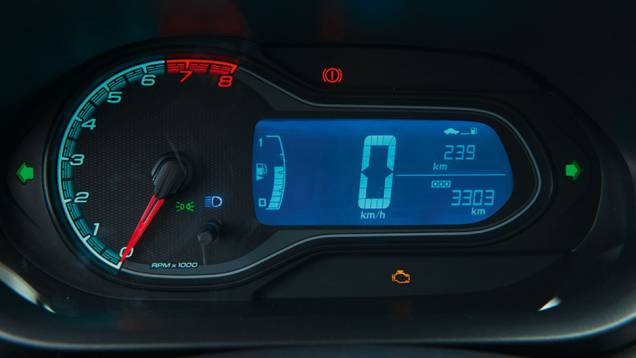 GM lançou mão do velocímetro digital | <a href="https://preprod.quatrorodas.abril.com.br/carros/comparativos/chevrolet-onix-x-chevrolet-agile-729371.shtml" rel="migration">Leia mais</a> GM lançou mão do velocímetro digital | <a href="https://preprod.quatrorodas.abril.com.br/carros/comparativos/chevrolet-onix-x-chevrolet-agile-729371.shtml" rel="migration">Leia mais</a>