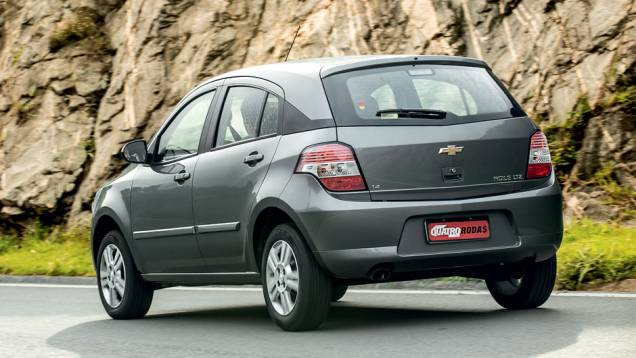 Visual da traseira não conversa com a dianteira, que não fala com a lateral - mas o Agile conquistou a clientela e vende bem | <a href="https://preprod.quatrorodas.abril.com.br/carros/comparativos/chevrolet-onix-x-chevrolet-agile-729371.shtml" rel="migration"></a> Visual da traseira não conversa com a dianteira, que não fala com a lateral - mas o Agile conquistou a clientela e vende bem | <a href="https://preprod.quatrorodas.abril.com.br/carros/comparativos/chevrolet-onix-x-chevrolet-agile-729371.shtml" rel="migration"></a>