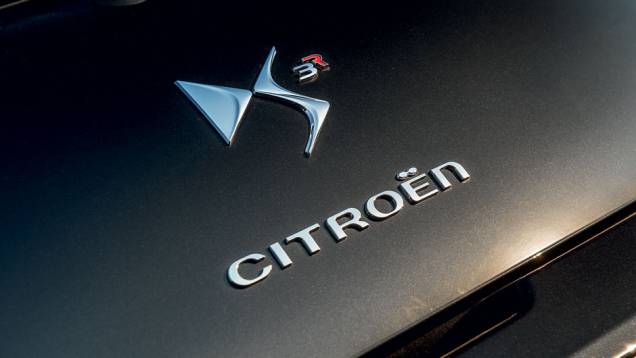 <a href="https://preprod.quatrorodas.abril.com.br/carros/testes/citroen-ds3-racing-728659.shtml" rel="migration">Leia mais</a> <a href="https://preprod.quatrorodas.abril.com.br/carros/testes/citroen-ds3-racing-728659.shtml" rel="migration">Leia mais</a>
