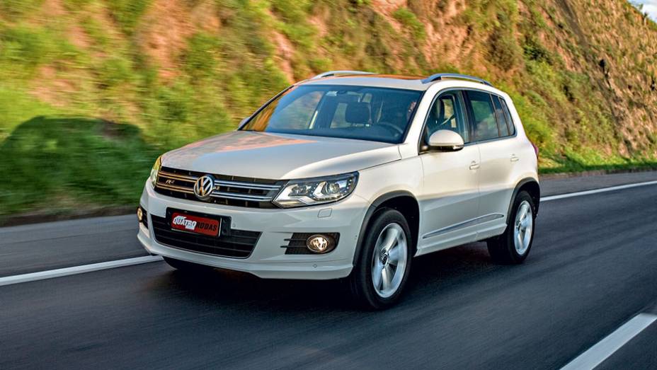 Os para-choques são exclusivos | <a href="https://preprod.quatrorodas.abril.com.br/carros/lancamentos/vw-tiguan-r-line-726908.shtml" rel="migration">Leia mais</a>