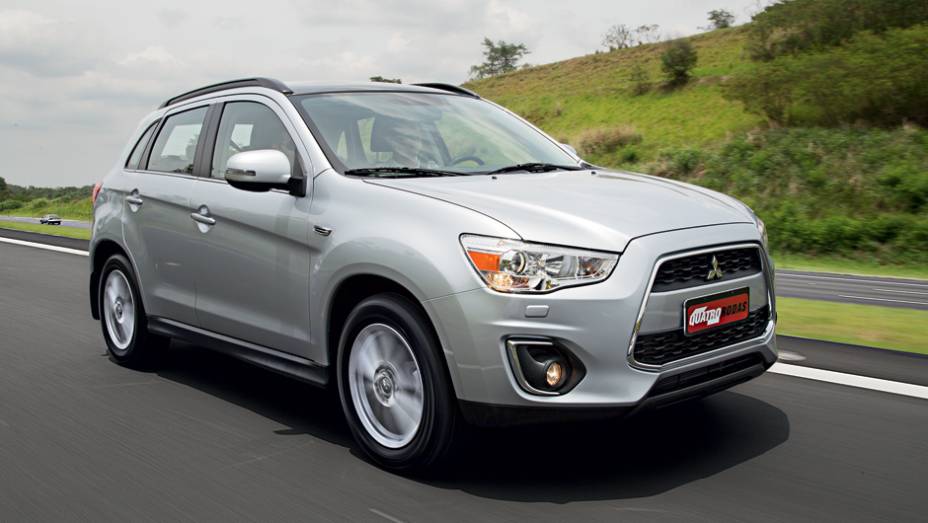 Retoques em grade e para-choque | <a href="https://preprod.quatrorodas.abril.com.br/carros/lancamentos/mitsubishi-asx-awd-732859.shtml" rel="migration">Leia mais</a>