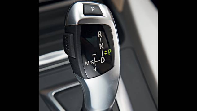 Câmbio tem engates eletrônicos,... | <a href="https://preprod.quatrorodas.abril.com.br/carros/comparativos/bmw-320i-x-mercedes-benz-c180-733587.shtml" rel="migration">Leia mais</a> Câmbio tem engates eletrônicos,... | <a href="https://preprod.quatrorodas.abril.com.br/carros/comparativos/bmw-320i-x-mercedes-benz-c180-733587.shtml" rel="migration">Leia mais</a>