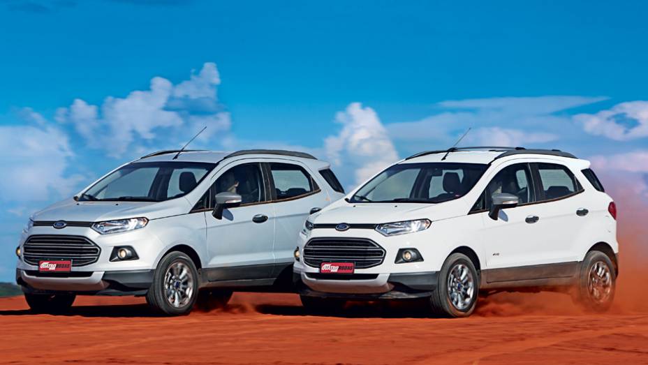 Versões 4x2 e 4x4 do Eco se encaram na terra | <a href="https://preprod.quatrorodas.abril.com.br/carros/comparativos/ford-ecosport-4x2-x-ford-ecosport-4x4-732986.shtml" rel="migration">Leia mais</a>