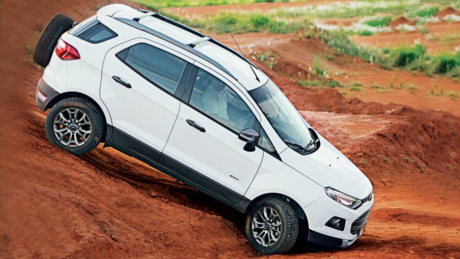 Preservação do patrimônio: bom ângulo de entrada evita danos à dianteira | <a href="https://preprod.quatrorodas.abril.com.br/carros/comparativos/ford-ecosport-4x2-x-ford-ecosport-4x4-732986.shtml" rel="migration">Leia mais</a>