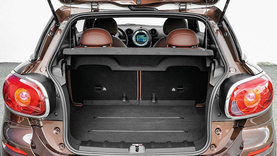 Porta-malas de 330 litros é ampliado... | <a href="https://preprod.quatrorodas.abril.com.br/carros/impressoes/mini-paceman-cooper-s-733312.shtml" rel="migration">Leia mais</a>