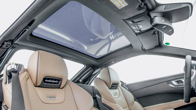 .. mas escurece quando o Magic Sky Control é acionado | <a href="https://preprod.quatrorodas.abril.com.br/carros/testes/mercedes-benz-sl-63-amg-735712.shtml" rel="migration">Leia mais</a> .. mas escurece quando o Magic Sky Control é acionado | <a href="https://preprod.quatrorodas.abril.com.br/carros/testes/mercedes-benz-sl-63-amg-735712.shtml" rel="migration">Leia mais</a>