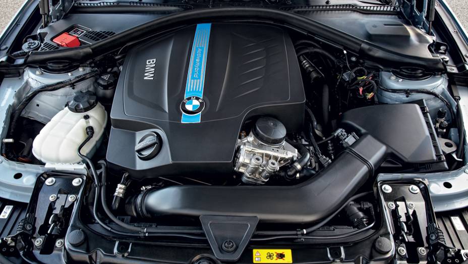 O 3.0 turbo dianteiro gera 306 cv | <a href="https://preprod.quatrorodas.abril.com.br/carros/impressoes/bmw-activehybrid3-736194.shtml" rel="migration">Leia mais</a>
