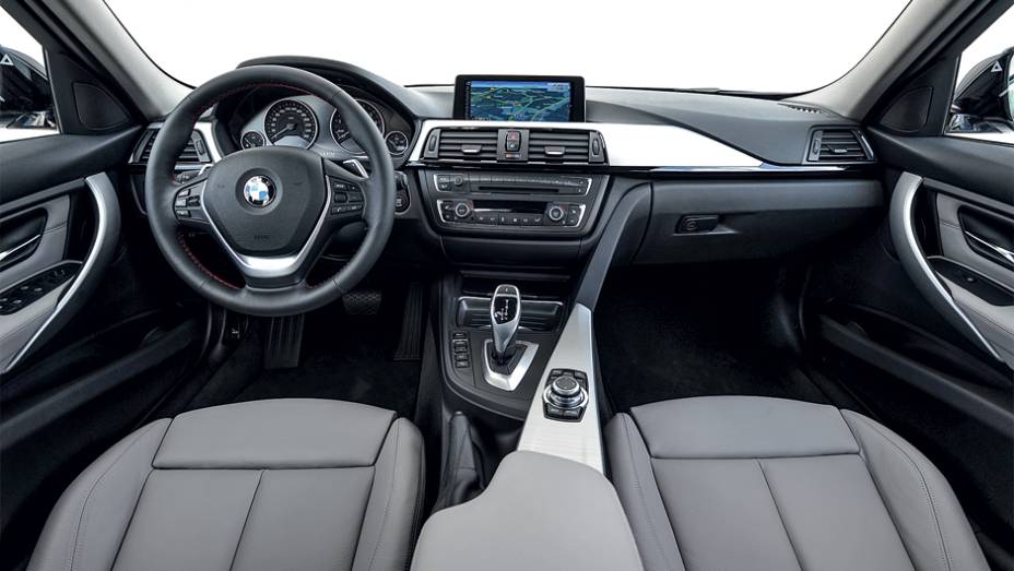 GPS l&ecirc; a estrada à frente para ajudar a carregar a bateria | <a href="https://preprod.quatrorodas.abril.com.br/carros/impressoes/bmw-activehybrid3-736194.shtml" rel="migration">Leia mais</a>