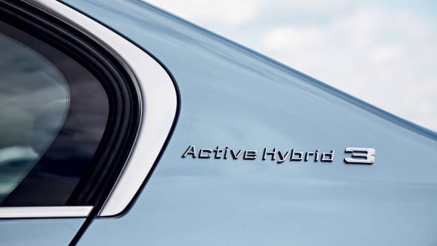 <a href="https://preprod.quatrorodas.abril.com.br/carros/impressoes/bmw-activehybrid3-736194.shtml" rel="migration">Leia mais</a> <a href="https://preprod.quatrorodas.abril.com.br/carros/impressoes/bmw-activehybrid3-736194.shtml" rel="migration">Leia mais</a>