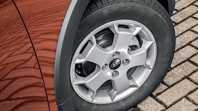 Novas rodas de liga aro 15 são exclusivas | <a href="https://preprod.quatrorodas.abril.com.br/carros/impressoes/hyundai-hb20x-735902.shtml" rel="migration">Leia mais</a> Novas rodas de liga aro 15 são exclusivas | <a href="https://preprod.quatrorodas.abril.com.br/carros/impressoes/hyundai-hb20x-735902.shtml" rel="migration">Leia mais</a>