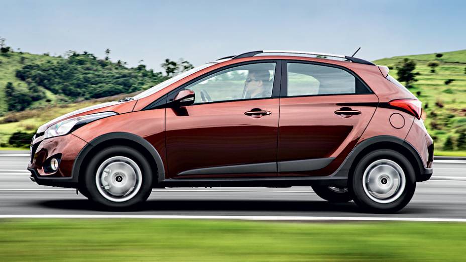 Vão-livre é de 205 milímetros | <a href="https://preprod.quatrorodas.abril.com.br/carros/impressoes/hyundai-hb20x-735902.shtml" rel="migration">Leia mais</a> Vão-livre é de 205 milímetros | <a href="https://preprod.quatrorodas.abril.com.br/carros/impressoes/hyundai-hb20x-735902.shtml" rel="migration">Leia mais</a>