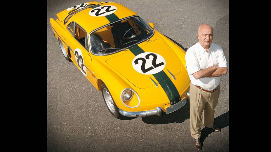As hist&oacute;rias de Bird Clemente, primeiro piloto profissional do Brasil e mestre em desafiar os limites do carro e do cron&ocirc;metro | <a href="https://preprod.quatrorodas.abril.com.br/reportagens/classicos/bird-clemente-homem-tempo-740103.shtml" rel="migration">Leia mais</a>