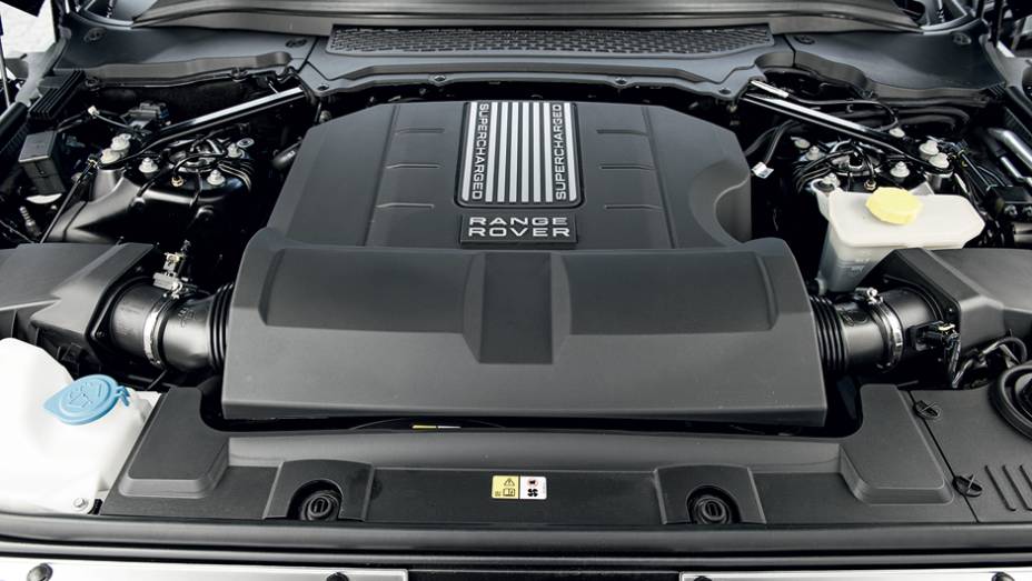 Motor tem 510 cv | <a href="https://preprod.quatrorodas.abril.com.br/carros/testes/land-rover-range-rover-vogue-738240.shtml" rel="migration">Leia mais</a>