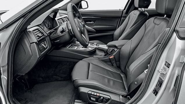 Com exceção da posição de dirigir, já que o motorista fica 6 cm mais alto que no sedã | <a href="https://preprod.quatrorodas.abril.com.br/carros/impressoes/bmw-335i-gt-740953.shtml" rel="migration">Leia mais</a> Com exceção da posição de dirigir, já que o motorista fica 6 cm mais alto que no sedã | <a href="https://preprod.quatrorodas.abril.com.br/carros/impressoes/bmw-335i-gt-740953.shtml" rel="migration">Leia mais</a>