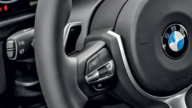 Trocas de marcha no volante | <a href="https://preprod.quatrorodas.abril.com.br/carros/impressoes/bmw-335i-gt-740953.shtml" rel="migration">Leia mais</a> Trocas de marcha no volante | <a href="https://preprod.quatrorodas.abril.com.br/carros/impressoes/bmw-335i-gt-740953.shtml" rel="migration">Leia mais</a>