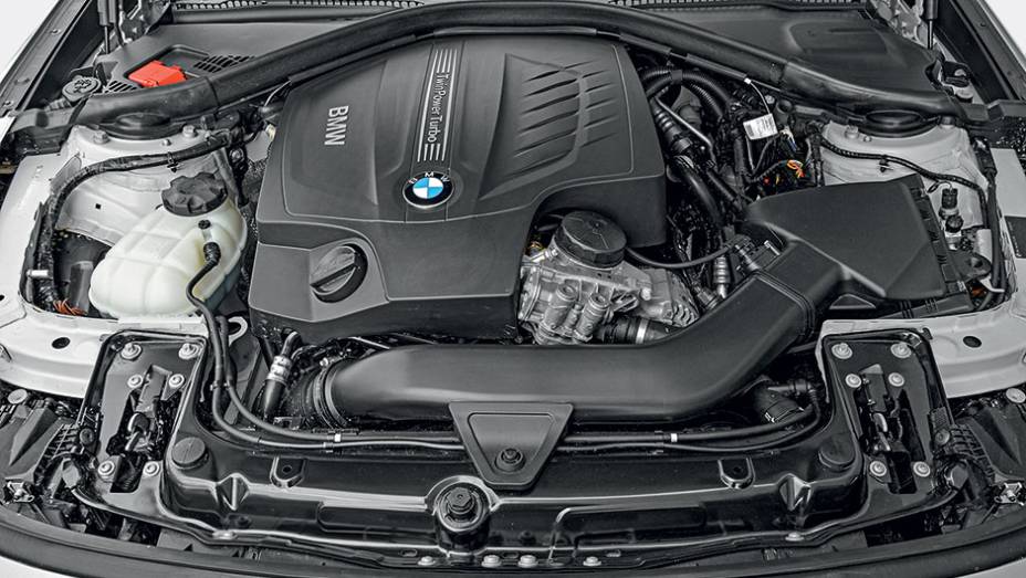 Seis-em-linha de 306 cv | <a href="https://preprod.quatrorodas.abril.com.br/carros/impressoes/bmw-335i-gt-740953.shtml" rel="migration">Leia mais</a>