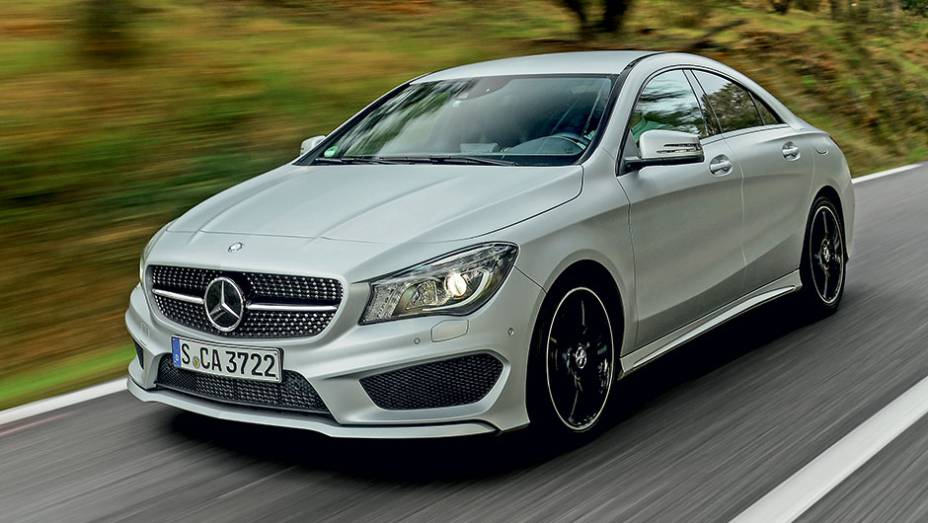 A frente é praticamente a mesma do novo Classe A | <a href="https://preprod.quatrorodas.abril.com.br/carros/impressoes/mercedes-benz-cla-250-740748.shtml" rel="migration">Leia mais</a>