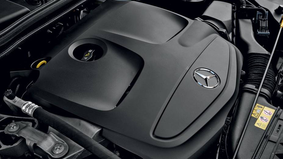 Seu motor é um 2.0 turbinado com 211 cv | <a href="https://preprod.quatrorodas.abril.com.br/carros/impressoes/mercedes-benz-cla-250-740748.shtml" rel="migration">Leia mais</a>