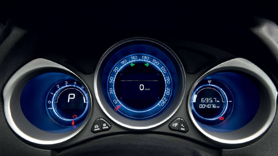 Tamb&eacute;m &eacute; poss&iacute;vel configurar o som emitido quando as setas s&atilde;o acionadas | <a href="https://preprod.quatrorodas.abril.com.br/carros/testes/citroen-ds4-740640.shtml" rel="migration">Leia mais</a>