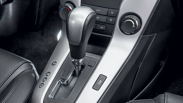 Controle de estabilidade: só no Cruze é equipamento de série | <a href="https://preprod.quatrorodas.abril.com.br/carros/comparativos/peugeot-308-x-hyundai-i30-x-chevrolet-cruze-740626.shtml" rel="migration">Leia mais</a> Controle de estabilidade: só no Cruze é equipamento de série | <a href="https://preprod.quatrorodas.abril.com.br/carros/comparativos/peugeot-308-x-hyundai-i30-x-chevrolet-cruze-740626.shtml" rel="migration">Leia mais</a>