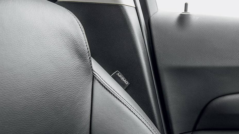 Airbags laterais s&atilde;o outro destaque da lista de itens de seguran&ccedil;a | <a href="https://preprod.quatrorodas.abril.com.br/carros/comparativos/peugeot-308-x-hyundai-i30-x-chevrolet-cruze-740626.shtml" rel="migration">Leia mais</a>