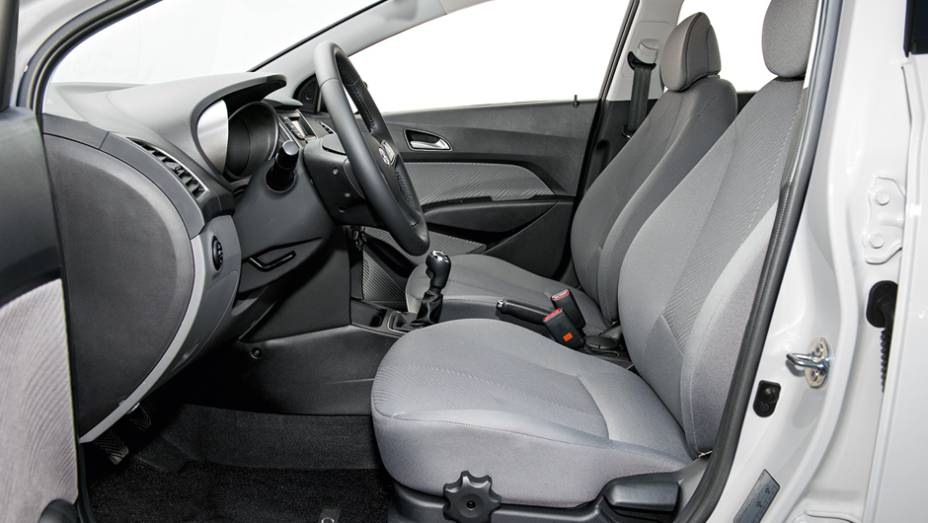 Tons de cinza: decora&ccedil;&atilde;o atual | <a href="https://preprod.quatrorodas.abril.com.br/carros/testes/hyundai-hb20s-740012.shtml" rel="migration">Leia mais</a>