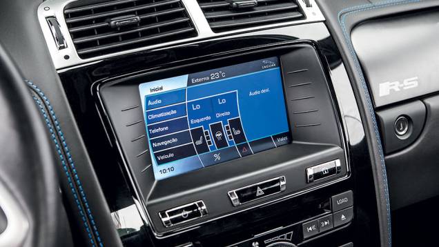 Tela da central multimídia é sensível ao toque | <a href="https://preprod.quatrorodas.abril.com.br/carros/testes/jaguar-xkr-s-740665.shtml" rel="migration">Leia mais</a> Tela da central multimídia é sensível ao toque | <a href="https://preprod.quatrorodas.abril.com.br/carros/testes/jaguar-xkr-s-740665.shtml" rel="migration">Leia mais</a>