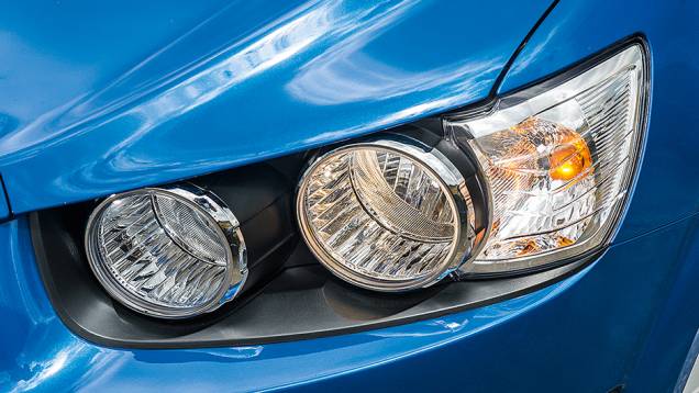 Nos faróis, cada projetor tem sua própria lente | <a href="https://preprod.quatrorodas.abril.com.br/carros/comparativos/hatches-compactos-premium-743627.shtml" rel="migration">Leia mais</a> Nos faróis, cada projetor tem sua própria lente | <a href="https://preprod.quatrorodas.abril.com.br/carros/comparativos/hatches-compactos-premium-743627.shtml" rel="migration">Leia mais</a>