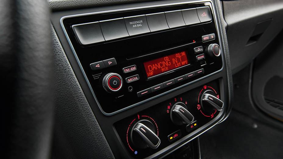 O r&aacute;dio agora mostra gr&aacute;fico do sensor de r&eacute; | <a href="https://preprod.quatrorodas.abril.com.br/carros/lancamentos/vw-saveiro-cross-2014-743387.shtml" rel="migration">Leia mais</a>