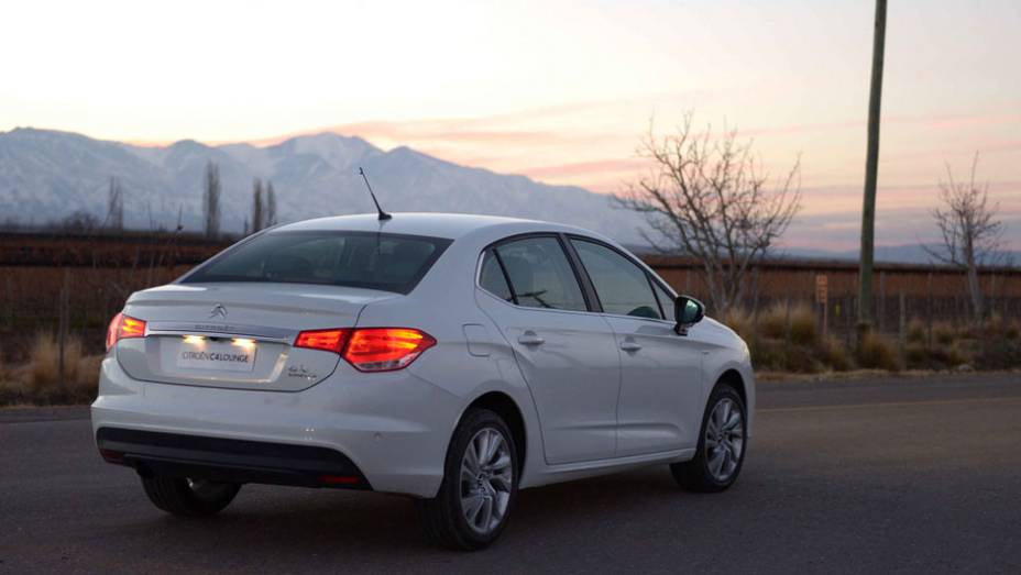 Seu lan&ccedil;amento comercial acontecer&aacute; no dia 22 de setembro, mas a pr&eacute;-venda se inicia ainda em agosto | <a href="https://preprod.quatrorodas.abril.com.br/carros/lancamentos/citroen-c4-lounge-749737.shtml" rel="migration">Saiba mais sobre o C4 Lounge</a> | <a href="https://quatrorod" rel="migration"></a>
