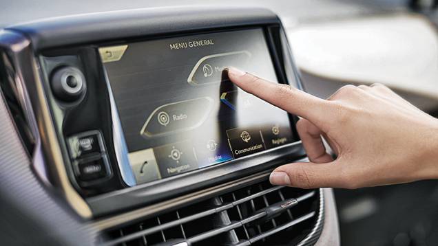 Monitor central é sensível ao toque | <a href="https://preprod.quatrorodas.abril.com.br/carros/impressoes/peugeot-2008-1-6-vti-746370.shtml" rel="migration">Leia mais</a> Monitor central é sensível ao toque | <a href="https://preprod.quatrorodas.abril.com.br/carros/impressoes/peugeot-2008-1-6-vti-746370.shtml" rel="migration">Leia mais</a>