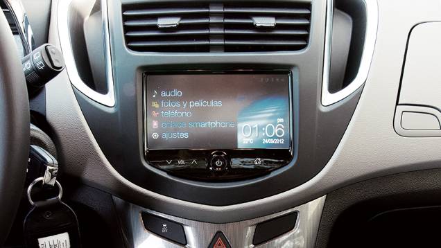 Todos os Tracker terão o mesmo sistema multimídia do Onix | <a href="https://preprod.quatrorodas.abril.com.br/carros/impressoes/chevrolet-tracker-747577.shtml" rel="migration">Leia mais</a> Todos os Tracker terão o mesmo sistema multimídia do Onix | <a href="https://preprod.quatrorodas.abril.com.br/carros/impressoes/chevrolet-tracker-747577.shtml" rel="migration">Leia mais</a>