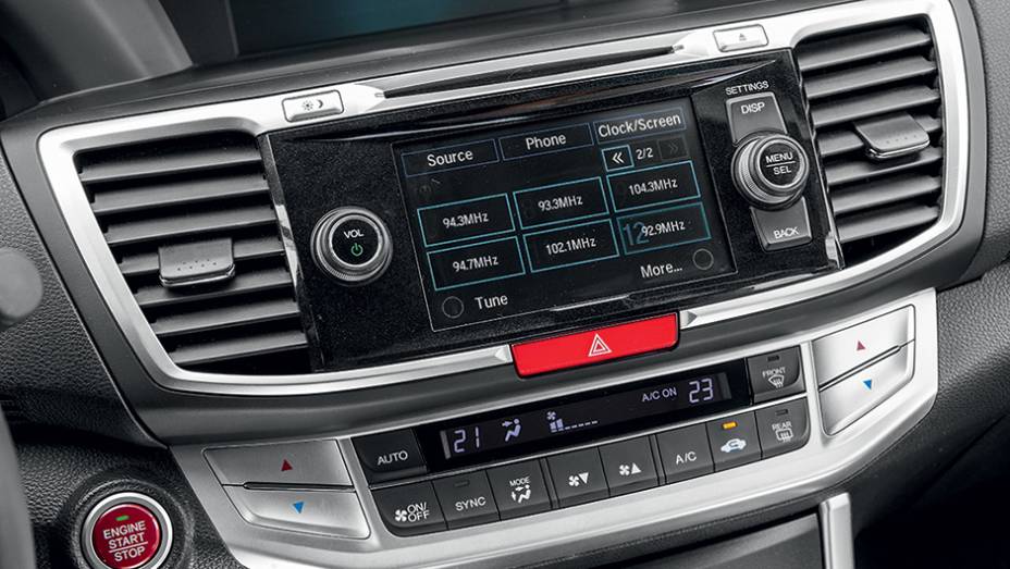 Visor digital re&uacute;ne informa&ccedil;&otilde;es de &aacute;udio, i-Mid e GPS | <a href="https://preprod.quatrorodas.abril.com.br/carros/testes/honda-accord-748896.shtml" rel="migration">Leia mais</a>