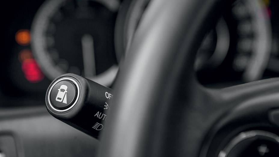 ... ou movimentar a haste da seta | <a href="https://preprod.quatrorodas.abril.com.br/carros/testes/honda-accord-748896.shtml" rel="migration">Leia mais</a>